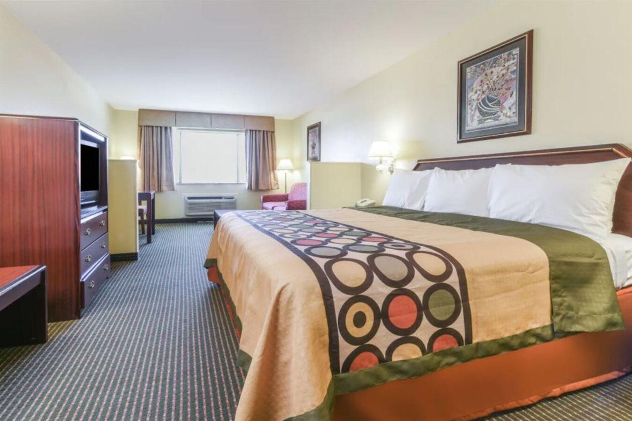 Super 8 By Wyndham Burleson Fort Worth Area Exterior photo